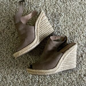 Light born platform heels